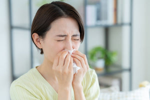春だけじゃない！一年中注意したい花粉症の原因植物と対策